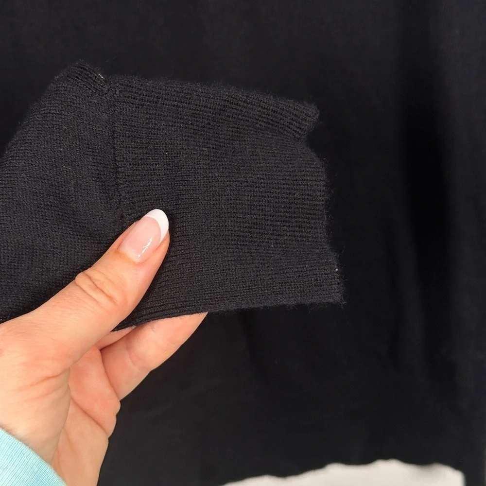 Banana Republic Men's Classic Black Crewneck Sweater Small